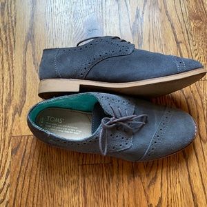 Grey Oxford style Toms